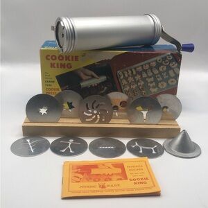 Nordic Ware Vintage Cookie Press Set